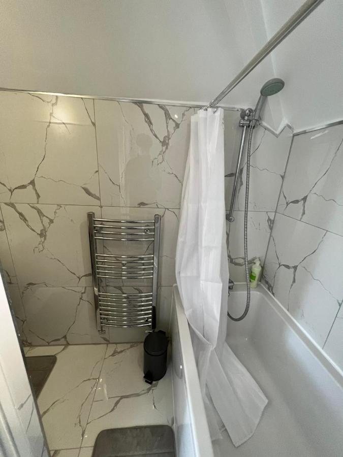 Lovely 2 Bedroom Flat With Roof Terrace In London Nw6 Exterior foto